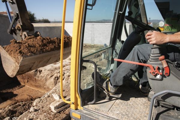 How Excavators Improve Efficiency on Construction Sites | MABIAB