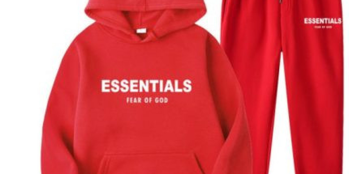 Minimalist Essential Hoodie – Sleek and Modern Streetwear