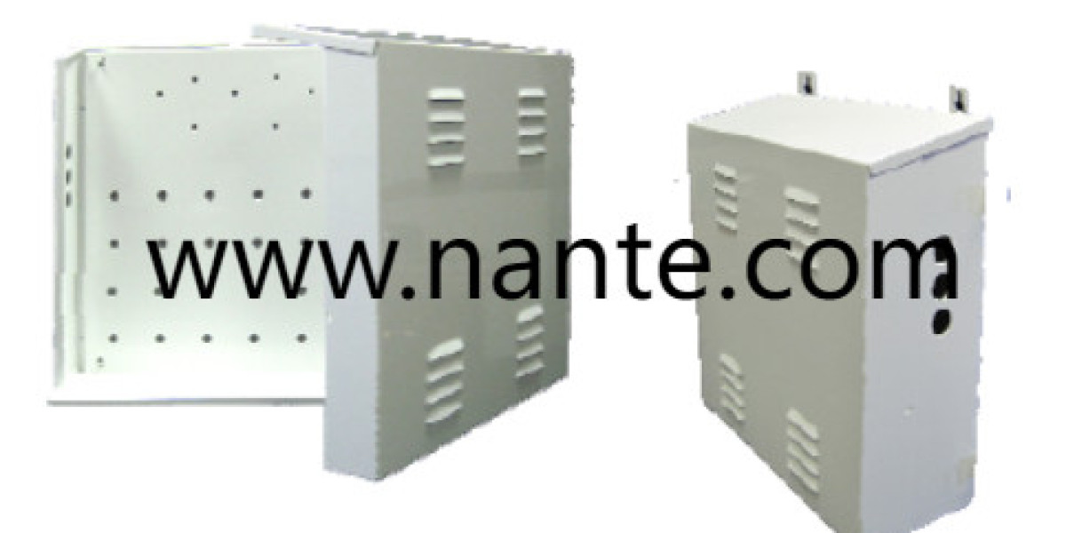 Simplify Wiring Layouts Using Multi Pole Industrial Plug Technology
