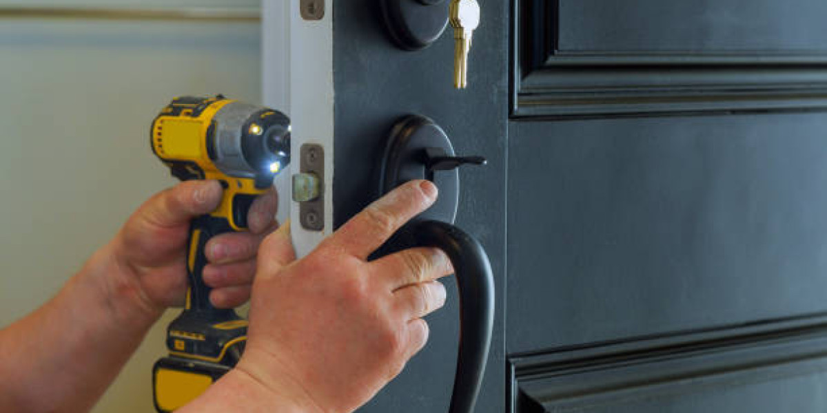 Top Benefits of Hiring a Commercial Locksmith for Your Business