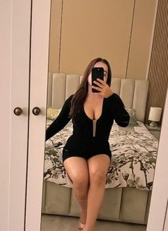 sara khan Profile Picture