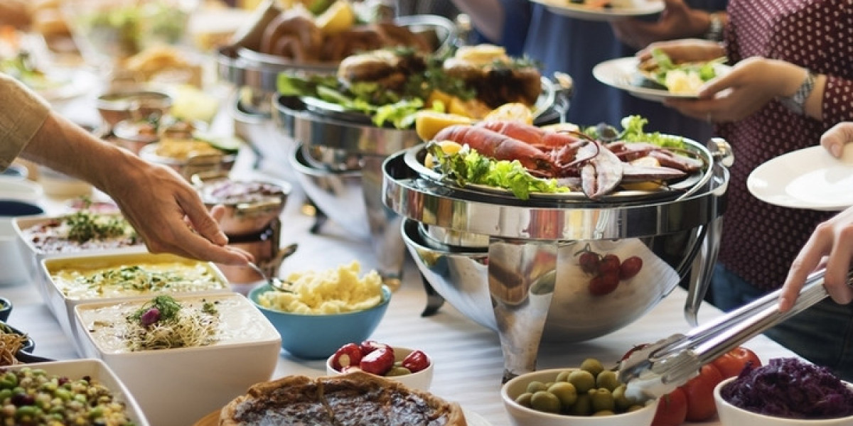 What Is the Average Catering Cost for 100 People in India?